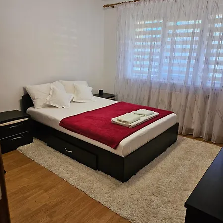 Criss Apartment *